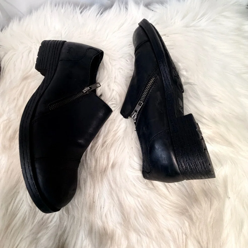 b.o.c. Born Concept Black Leather Side Zip Cap Toe Ankle Boots Booties